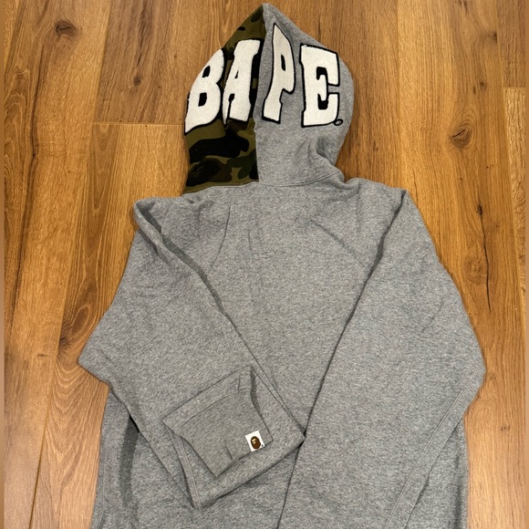A Bathing Ape (BAPE)- grey hoodie - Picture 7 of 8